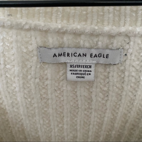 V-Nevk Cropped American Eagle Sweater - Picture 3 of 3